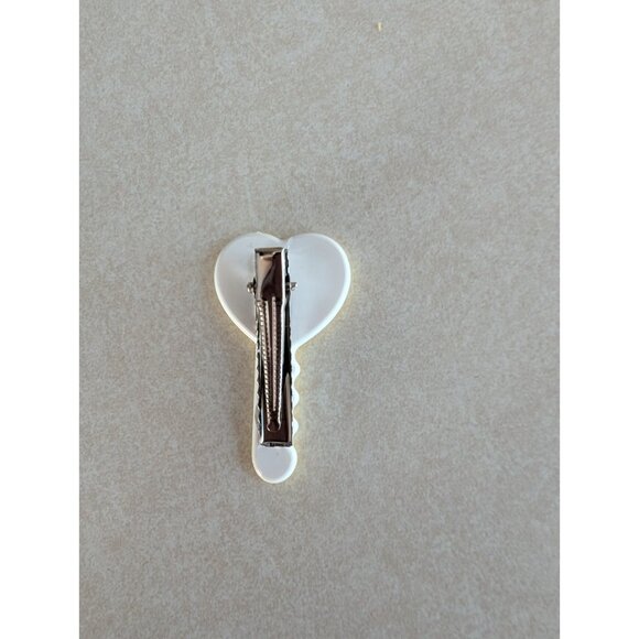 Hello Kitty Love Acrylic Hair Clip – Cute Cartoon Alligator Bangs Clip for Girls - Picture 3 of 3